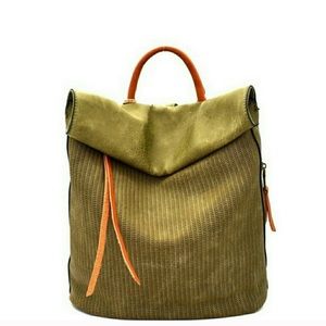 Vegan leather roll top backpack 🐮✌🏽